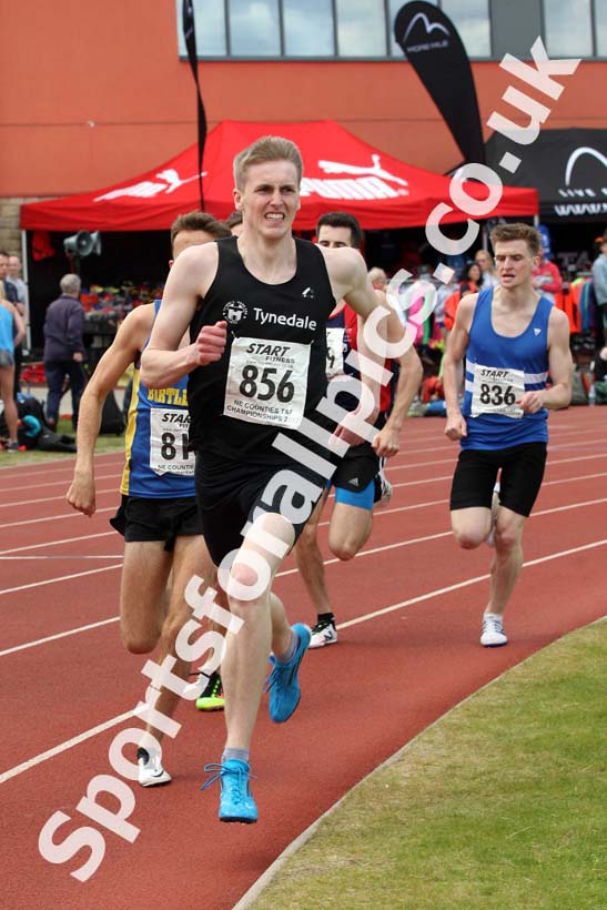 Mens senior 800 metres, North Eastern Champs, Gateshead Stadium. Photo: David T. Hewitson/Sports for All Pics